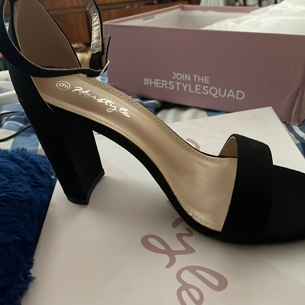 HerStyle strappy high heels brand new